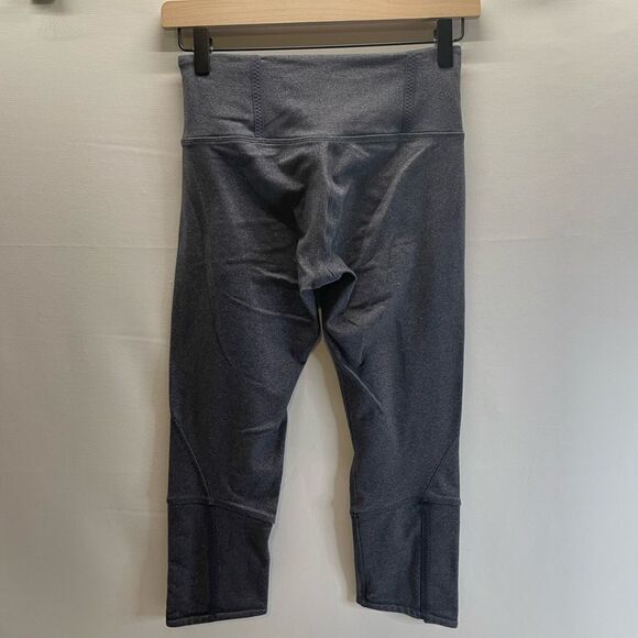 Lululemon Snap Me Up Grey Cropped Leggings Size 6 - Picture 6 of 6